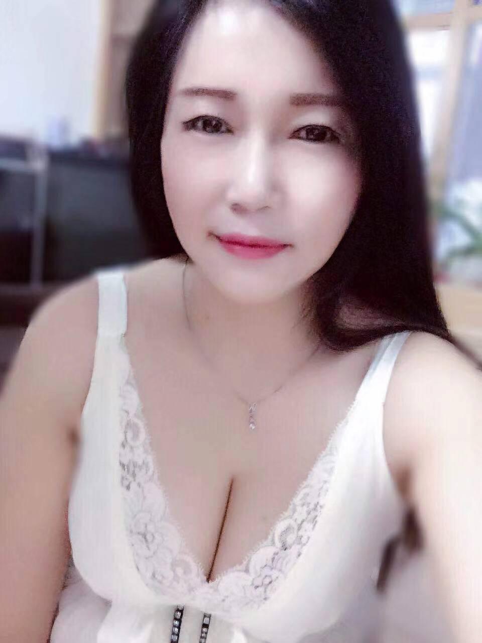 西门大奶兼职熟女